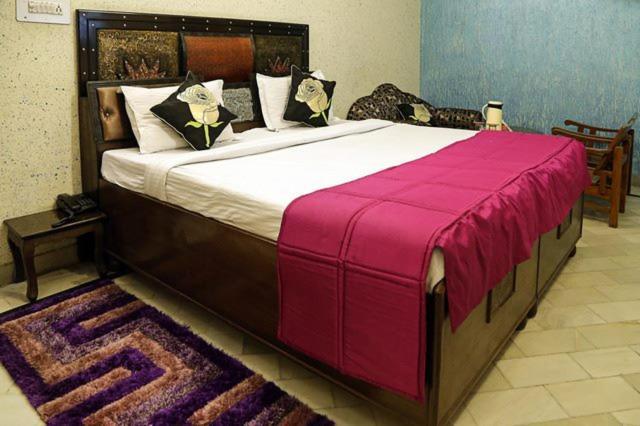Hotel Amron45 Chandīgarh Екстериор снимка