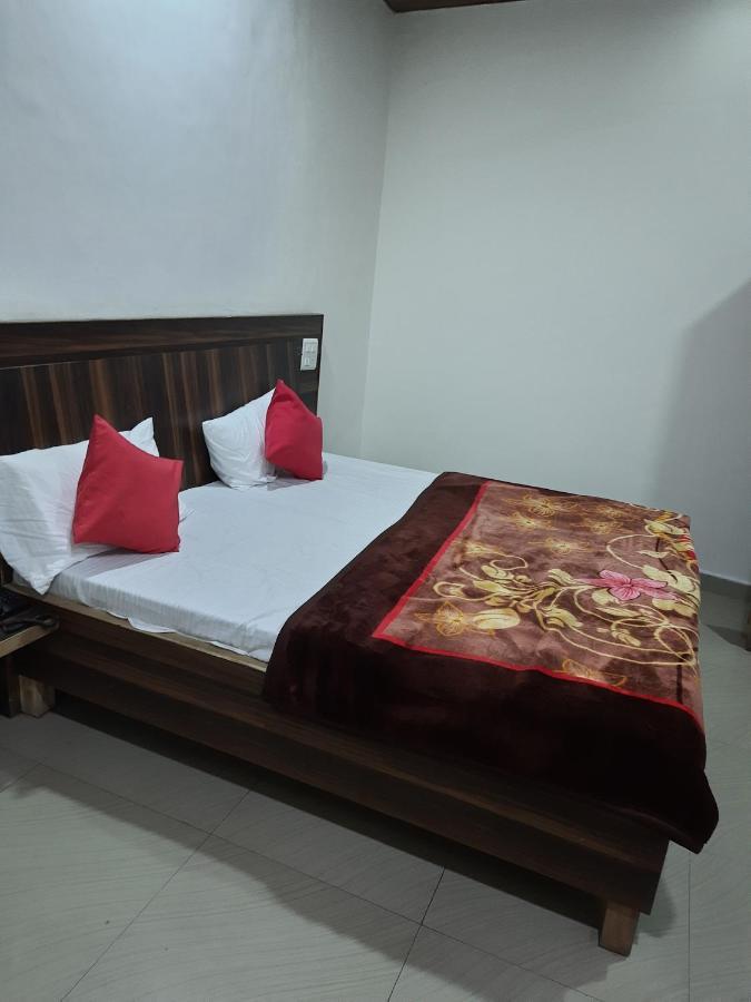 Hotel Amron45 Chandīgarh Екстериор снимка