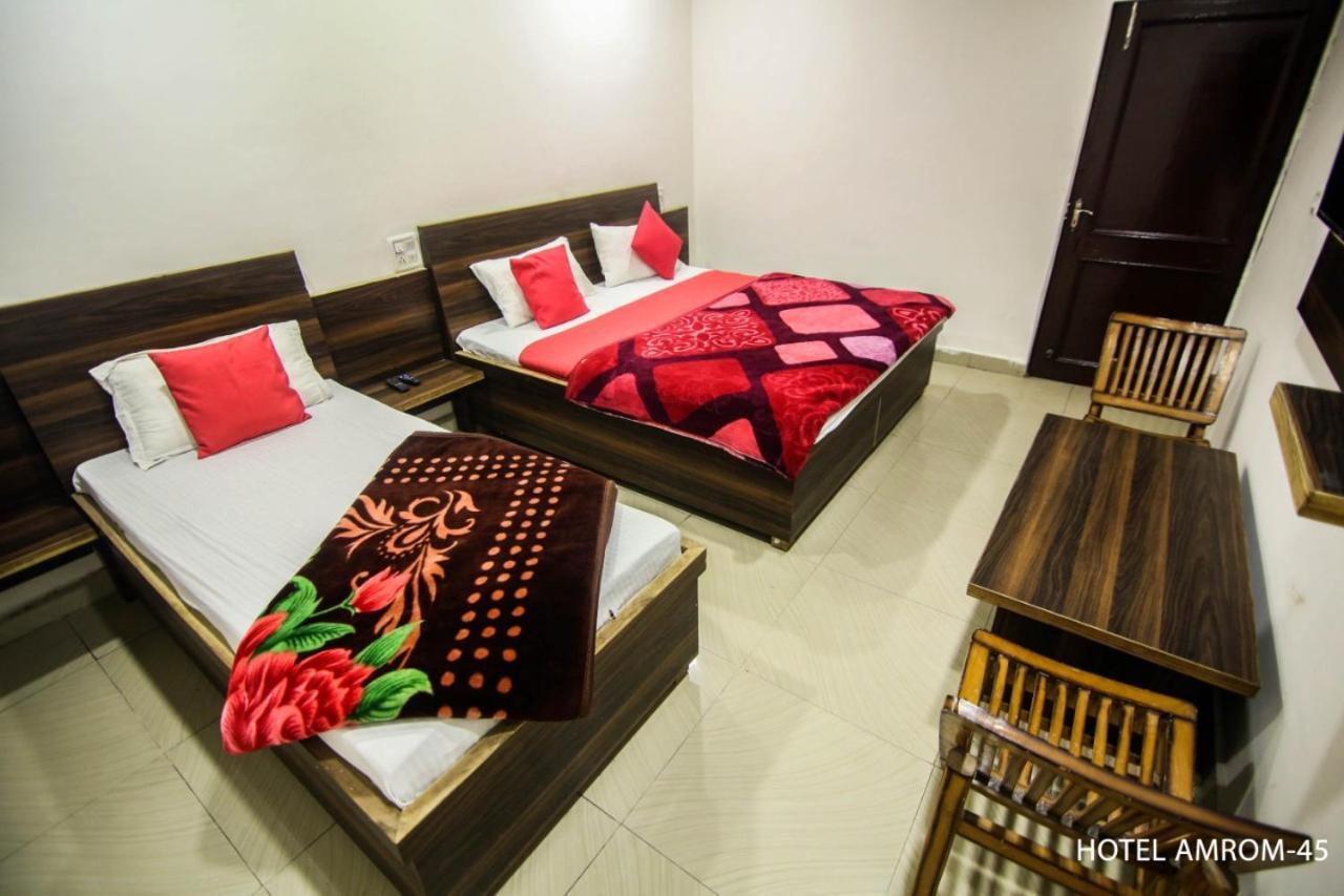 Hotel Amron45 Chandīgarh Екстериор снимка